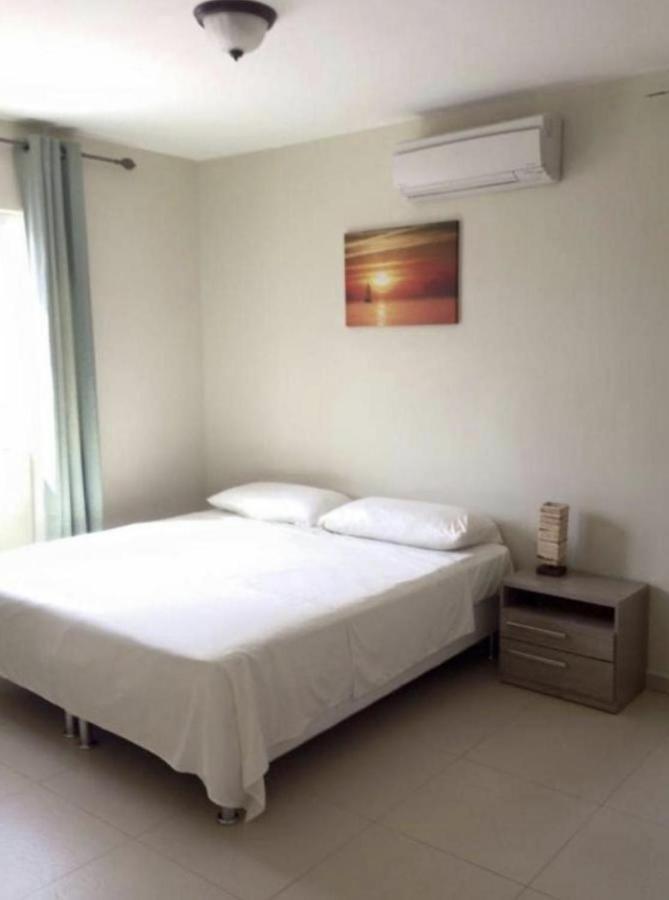 וילמסטאד Andira Apartments מראה חיצוני תמונה