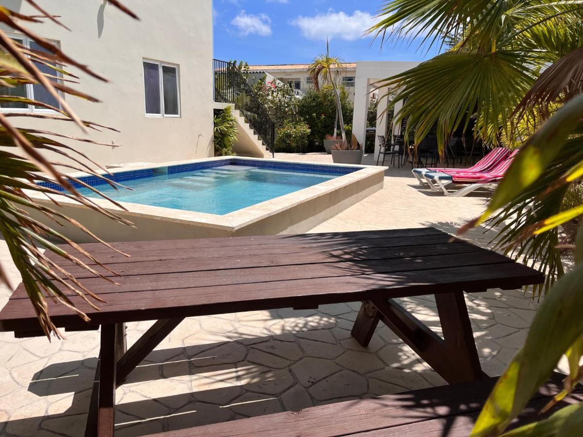וילמסטאד Andira Apartments מראה חיצוני תמונה